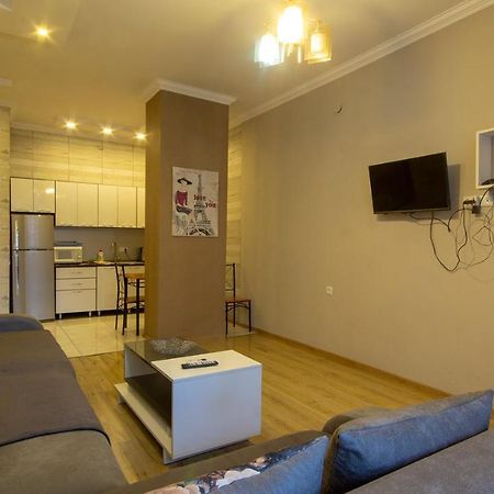 Home Apartments Tbilisi Bagian luar foto
