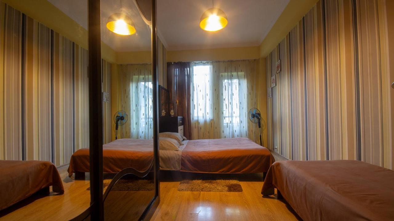 Home Apartments Tbilisi Bagian luar foto