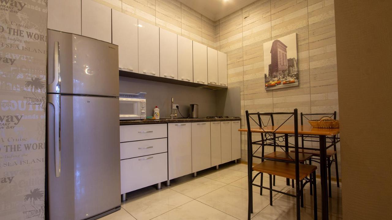 Home Apartments Tbilisi Bagian luar foto
