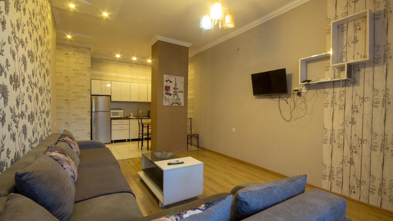 Home Apartments Tbilisi Bagian luar foto