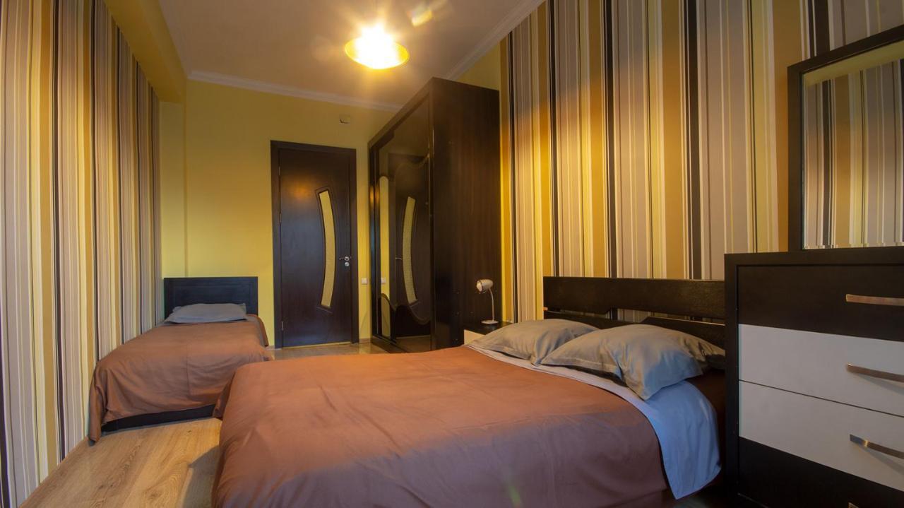 Home Apartments Tbilisi Bagian luar foto
