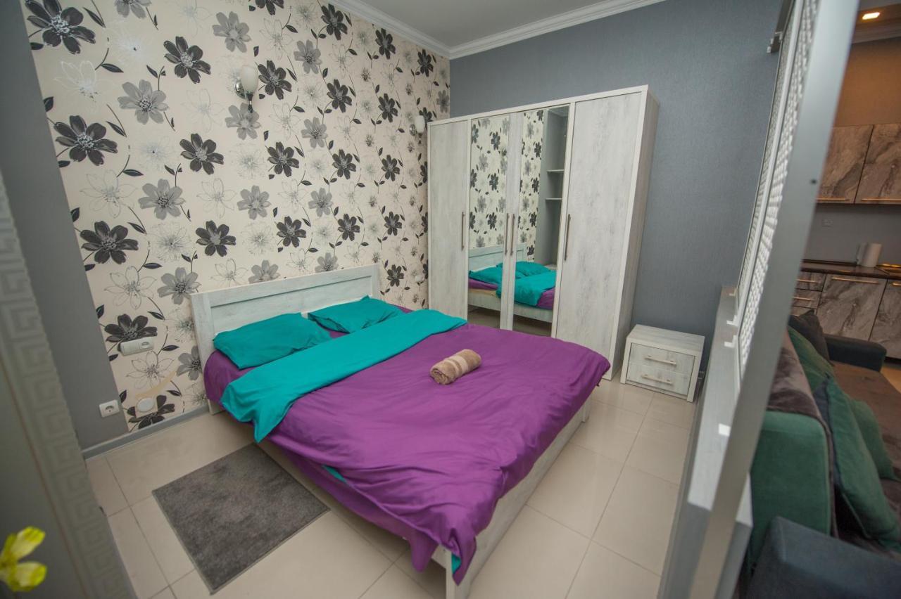 Home Apartments Tbilisi Bagian luar foto